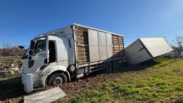 Traktör Kamyonla Çarpıştı: Sürücü Ağır Yaralandı