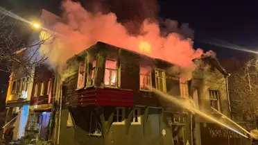 Üsküdar'da Metruk Binalarda Yangın