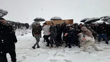 Van'da Tragik Kaza: Aile Toprağa Verildi