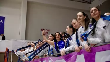 Halkbank, Gebze'yi 3-0 Yendi
