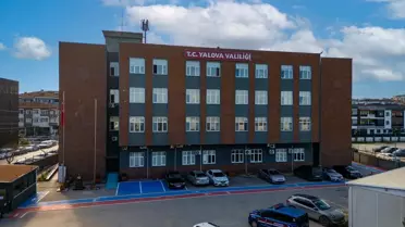 Yalova'da Komşu Kavgası: Baba ve Kızı Yaralandı