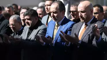Erbakan, Bayramoğlu'nun Cenaze Törenine Katıldı