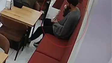 Mide bulandıran anlar! Çiğ köfte dükkanında sipariş ettiği dürüme sakal kılı koydu