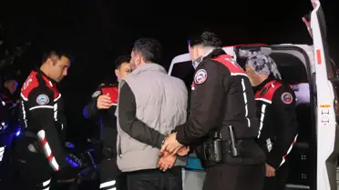 Sevgilisiyle Tartıştı, İki Araç Kundakladı