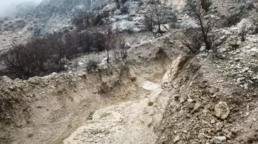 Tut'ta Heyelan, İki Ev Tahliye Edildi