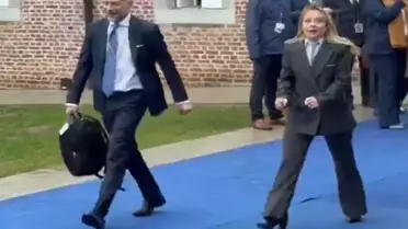 Meloni'nin zorlu anları! Dışarıya adımını atar atmaz şoka girdi
