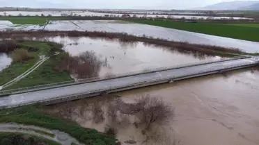 Aydın'da Taşkın: Yol Kapandı