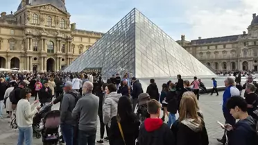 Louvre'da bilet dolandırıcılığı operasyonu