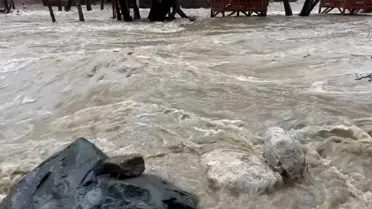 Kenti hortum vurdu! Besici ve üreticilerin kaybı büyük