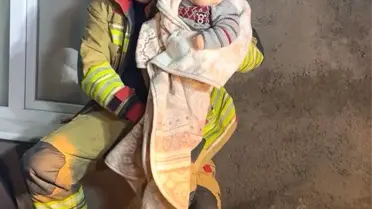 Selde mahsur kalan 11 kişilik aileyi itfaiye kurtardı