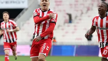 6 gollü nefes kesen düello! Sivasspor galibiyeti 90+6'da kaçırdı