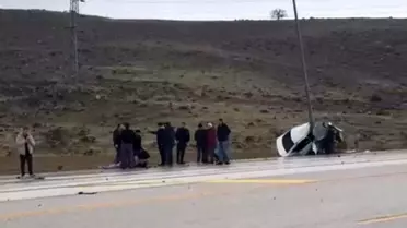 Kayseri'de Kaza: Otomobil Direğe Çarptı