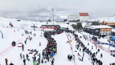 Erciyes'te Hafta Sonu Kayak Yoğunluğu