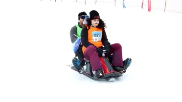 Eşler, Sevgililer Günü'nde birbirini en hızlı çekmek için yarıştı