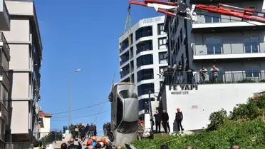 Ulukent'te Toprak Kayması: 151 Kişi Tahliye Edildi