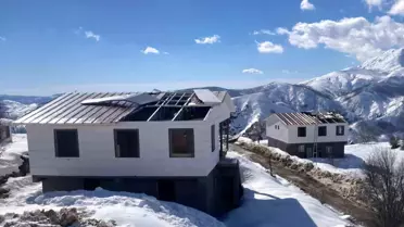 Sincik'teki Çelik Evler Rüzgarda Zarar Gördü