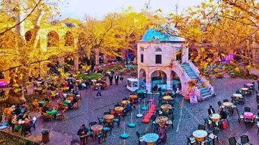 Koza Han'daki masa-sandalye krizine yargı freni! Tahliyeye 'dur' kararı