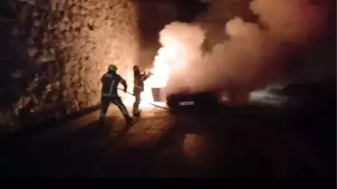 Mudanya yolunda korkutan araç yangını