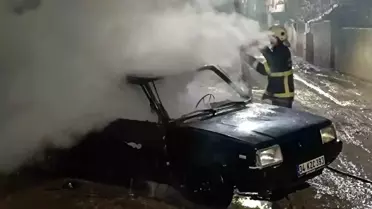 Batman'da Park Halindeki Araba Yandı