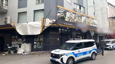 Efeler'de şiddetli rüzgar tabelaları kopardı, iş yerlerinde hasar oluştu