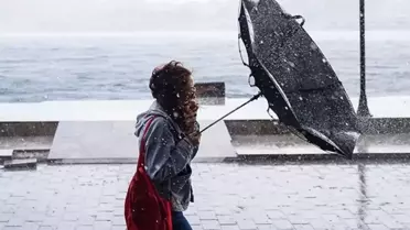 İstanbul Valiliğinden kuvvetli rüzgar ve fırtına uyarısı