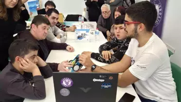 Manisa'da otizmli öğrenciler kendi robotlarını kodladı