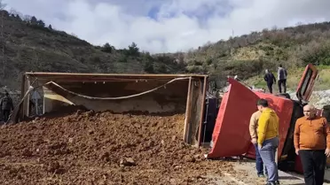 Alanya'da TIR Kazası: 1 Ölü, 3 Yaralı