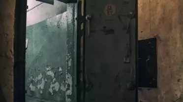 Annesinin cesedini yıllarca bodrumda saklayıp emekli maaşını yedi