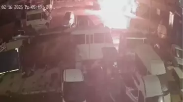 İzmir'de yanan midibüsteki 16 yaşındaki çocuk öldü