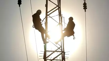 Hakkari'de Zorlu Enerji Onarımı