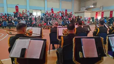 Diyarbakır Bandosu Hakkari'de Konser Verdi