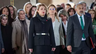 CHP Kadın Kolları Anıtkabir'de