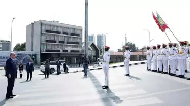 Cumhurbaşkanı Erdoğan, Etiyopya'da Adva Zafer Anıtı'na çelenk koydu