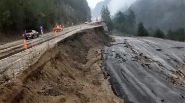 Feke'de Heyelan: Helikopter Pisti Kullanılamaz Hale Geldi