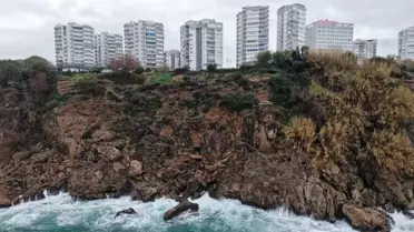Antalya Falezlerinde Kaçak Yapılar