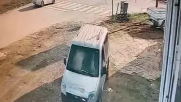 Hatay'da Otomobil Keçi Sürüsüne Çarptı