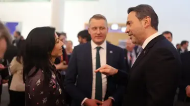 Enerji Bakanı Paris'te Toplandı