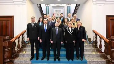 Bakan Gürlek'ten Avukatlara Destek