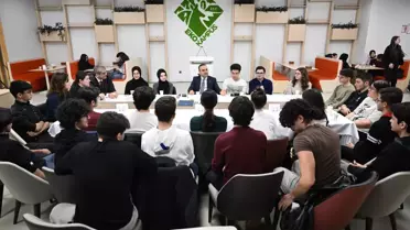 Bakan Kacır, İftarda Bilim Öğrencileriyle Buluştu