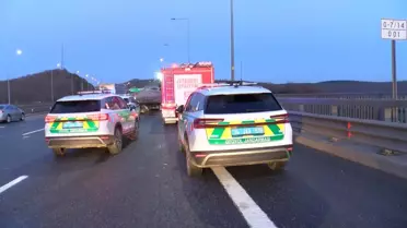 Beykoz'da Kamyon TIR'a Çarptı