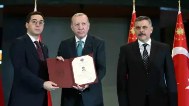 Gercüş Kaymakamı Muhammed Öztaş'a Cumhurbaşkanlığı Külliyesinde anlamlı ödül