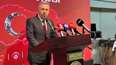 İzmir'de şehit yakınları ve gaziler 'Büyük Aile Sofrası'nda buluştu