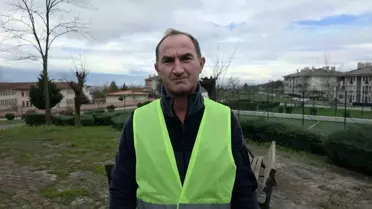 Temizlik İşçisi Türk Bayrağını Kurtardı