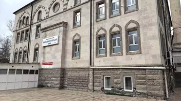 Camiye Torpil Atan Çocuk Yakalandı