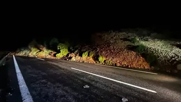 Manisa'da Toprak Kayması, Otoyolu 6 Saat Kapatıp Açtı