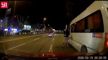 Beşiktaş'ta Minibüs Şoförü ile Sürücü Arasında Tartışma