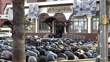 Düzce'de Ramazan İlk Cuma Namazı Yoğunluğu