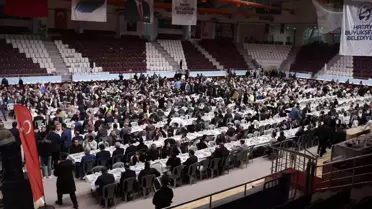 Hataylılar, Hatay Büyükşehir Belediyesi'nin iftar sofrasında buluştu