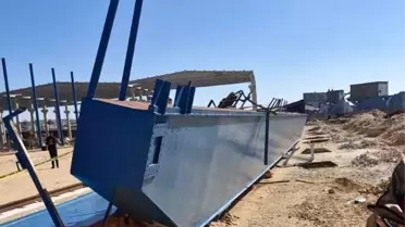 Şanlıurfa'da Kardeşler Demir Profilin Altında Kaldı