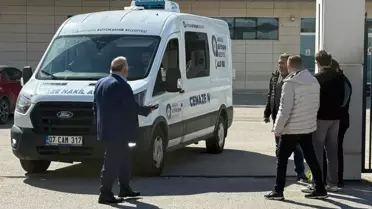 Antalya'da Kamyonet Çarpması: 71 Yaşındaki Kadın Hayatını Kaybetti